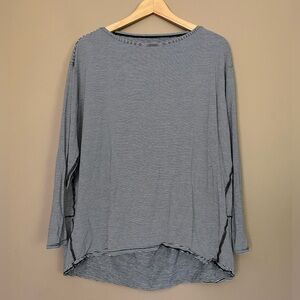 {Lululemon} Back in Action Long Sleeve in Black & White Stripes - Womens 6